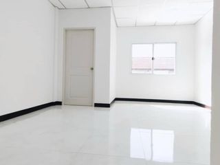 For sale 2 Beds townhouse in Lat Lum Kaeo, Pathum Thani