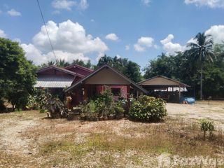For sale land in Huai Khot, Uthai Thani