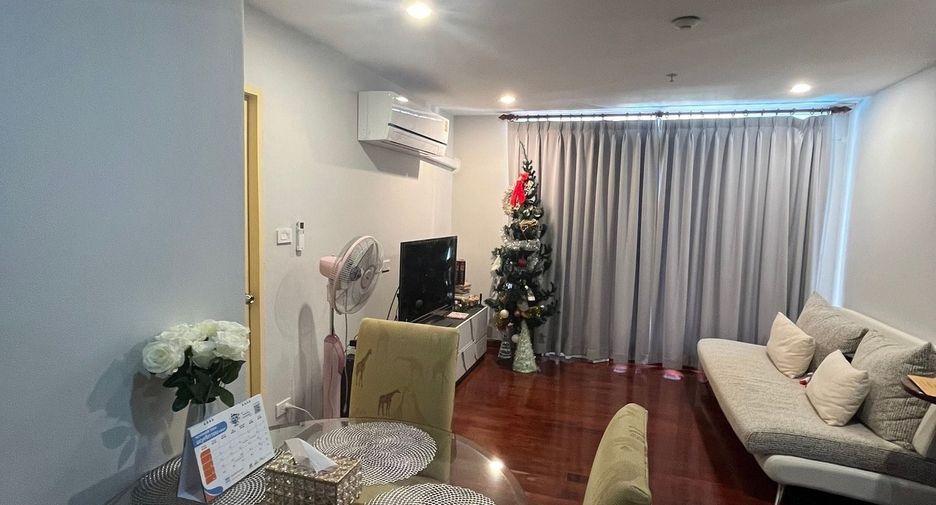 For sale 2 Beds condo in Dusit, Bangkok