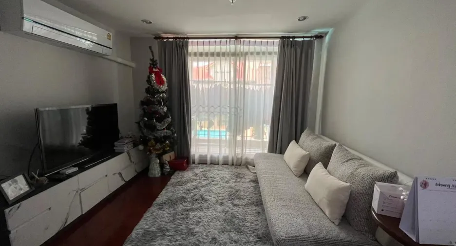 For sale 2 Beds condo in Dusit, Bangkok