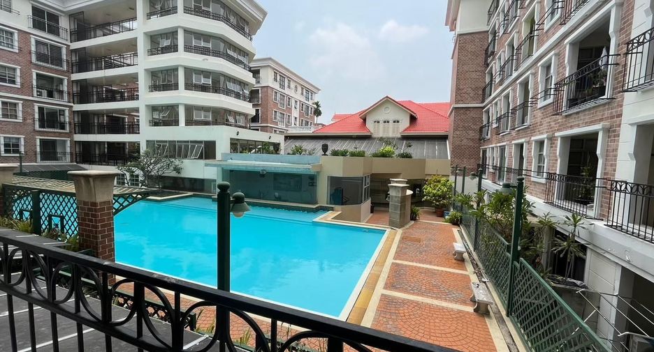For sale 2 Beds condo in Dusit, Bangkok