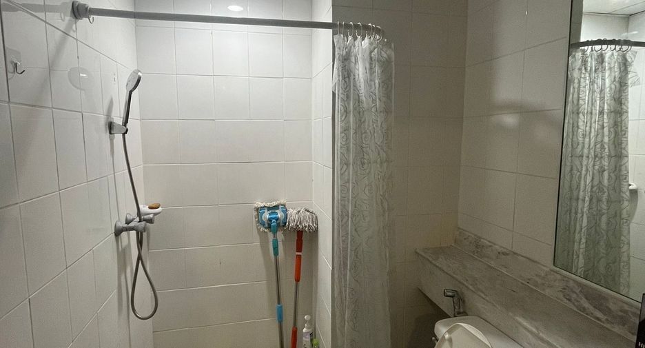 For sale 2 Beds condo in Dusit, Bangkok