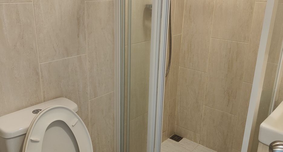 For sale 1 Beds condo in Lat Phrao, Bangkok