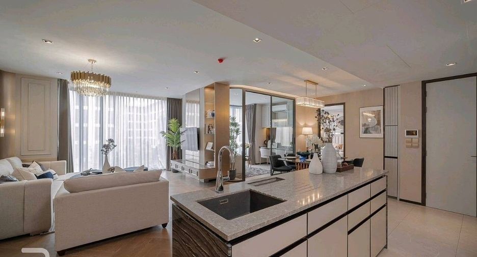 For rent 2 bed condo in Watthana, Bangkok