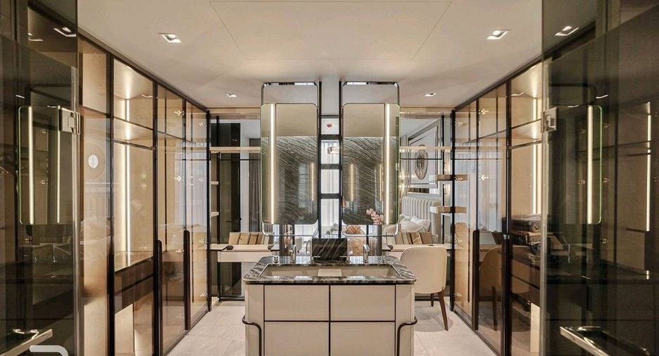 For rent 2 bed condo in Watthana, Bangkok