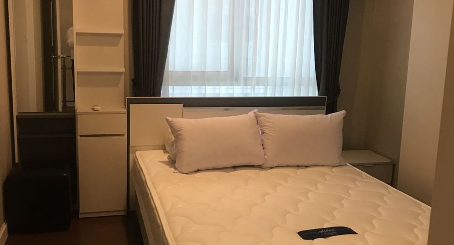 For rent 3 bed condo in Huai Khwang, Bangkok