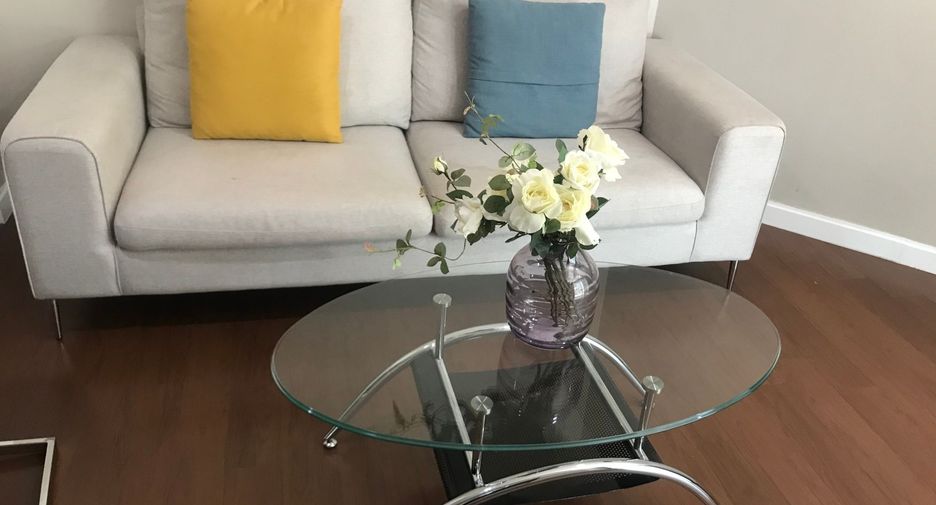 For rent 3 bed condo in Huai Khwang, Bangkok