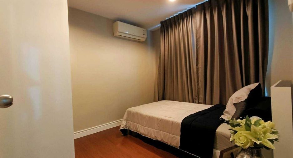 For rent 5 bed condo in Huai Khwang, Bangkok