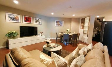 For rent 5 bed condo in Huai Khwang, Bangkok