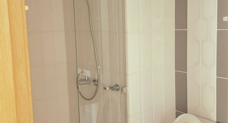 For sale 1 bed condo in Watthana, Bangkok