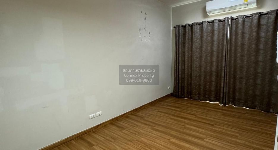 For sale 3 ベッドルーム townhouse in Taling Chan, Bangkok
