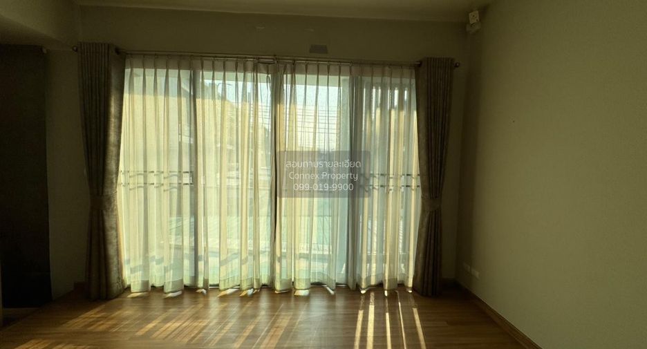 For sale 3 ベッドルーム townhouse in Taling Chan, Bangkok