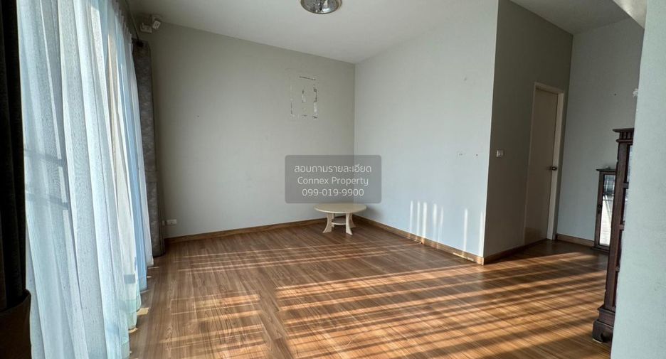 For sale 3 ベッドルーム townhouse in Taling Chan, Bangkok