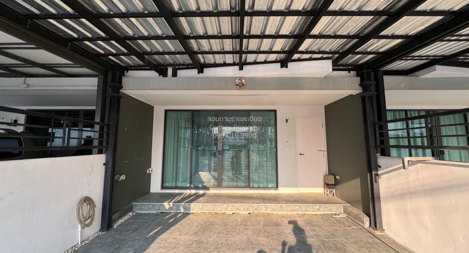 For sale 3 ベッドルーム townhouse in Taling Chan, Bangkok
