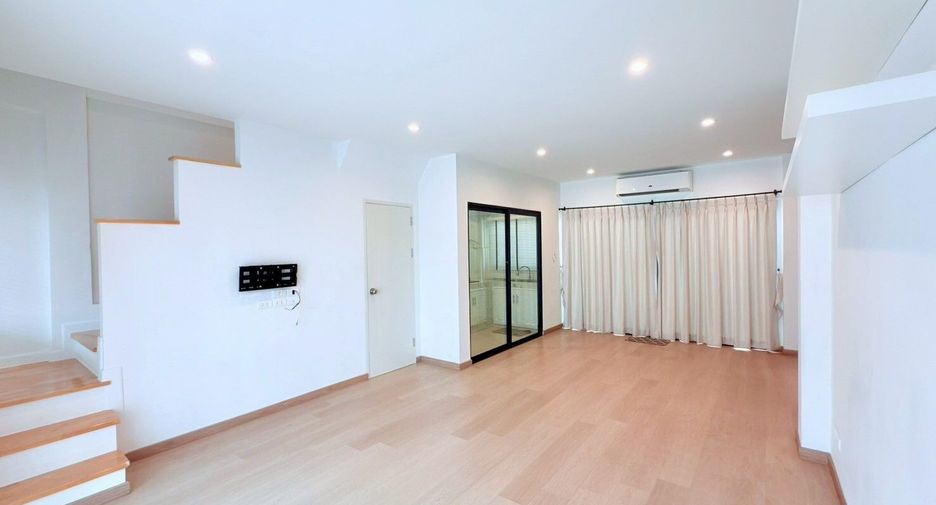 For sale 3 bed house in Si Racha, Chonburi