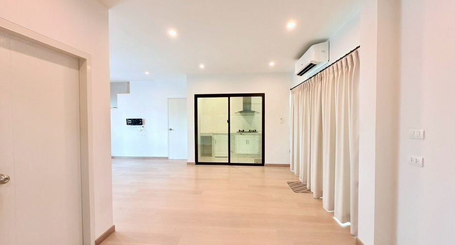 For sale 3 bed house in Si Racha, Chonburi