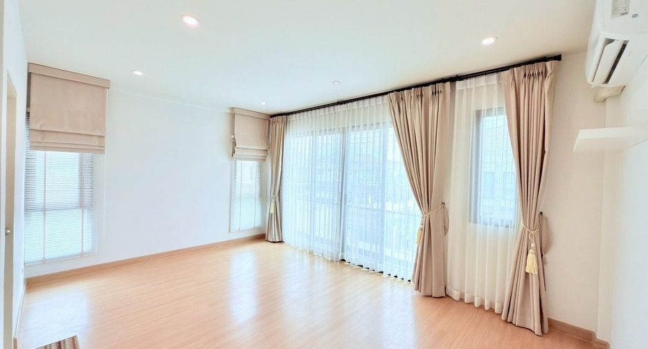 For sale 3 bed house in Si Racha, Chonburi