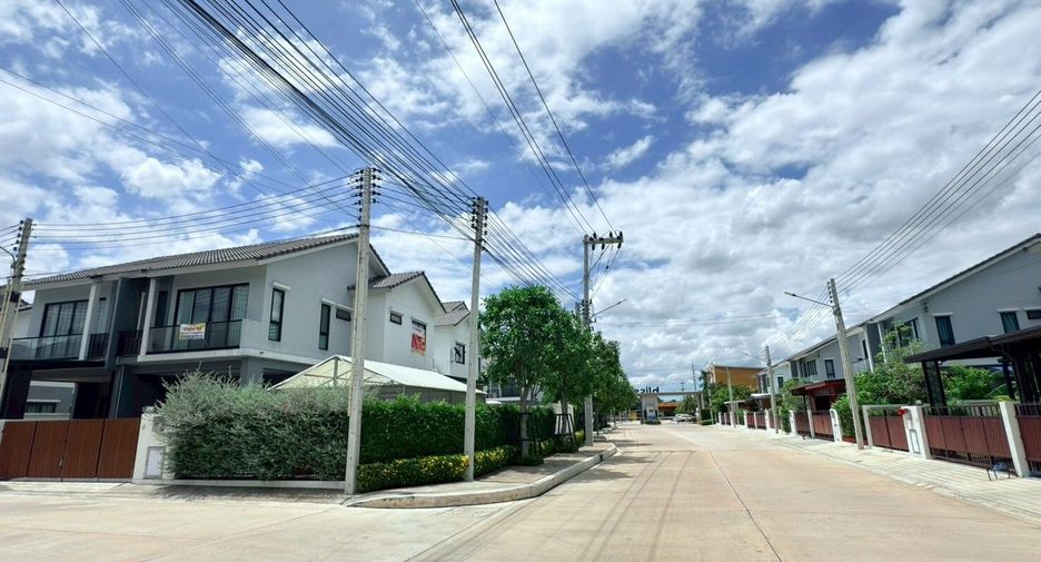 For sale 3 bed house in Si Racha, Chonburi