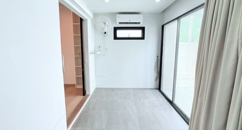 For sale 3 bed house in Si Racha, Chonburi