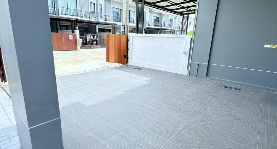 For sale 3 bed house in Si Racha, Chonburi