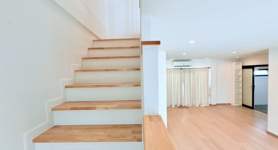 For sale 3 bed house in Si Racha, Chonburi
