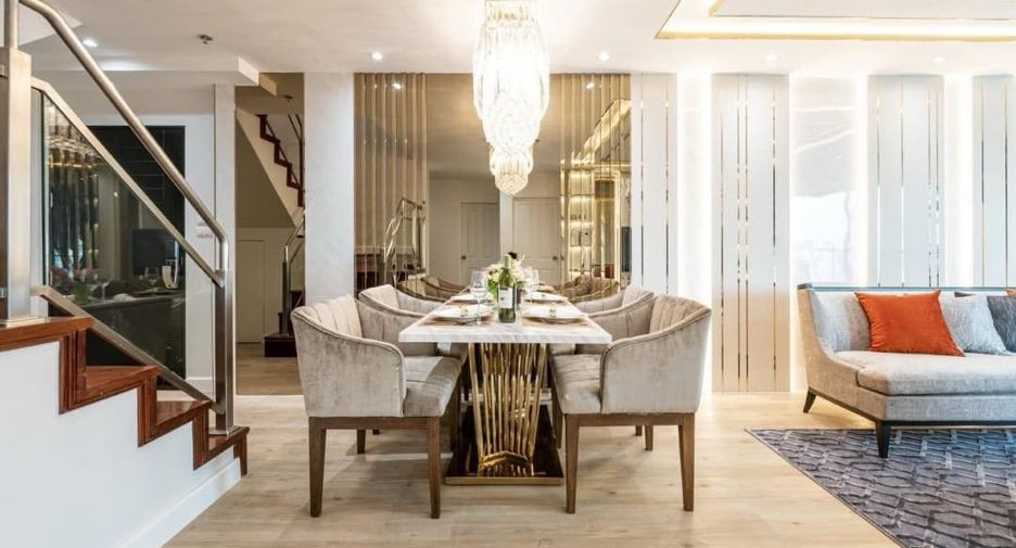 For rent 3 bed condo in Huai Khwang, Bangkok