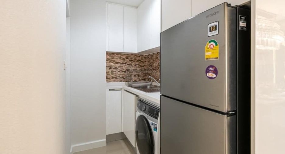 For rent 3 bed condo in Huai Khwang, Bangkok