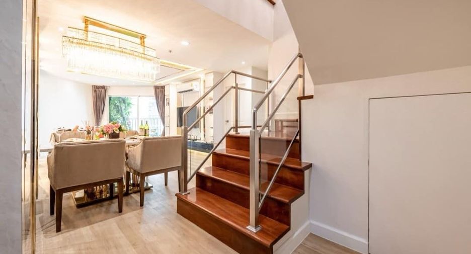 For rent 3 bed condo in Huai Khwang, Bangkok