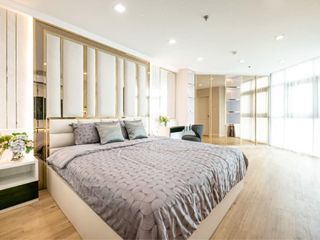 For rent 3 bed condo in Huai Khwang, Bangkok
