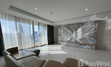 For rent 3 bed condo in Watthana, Bangkok
