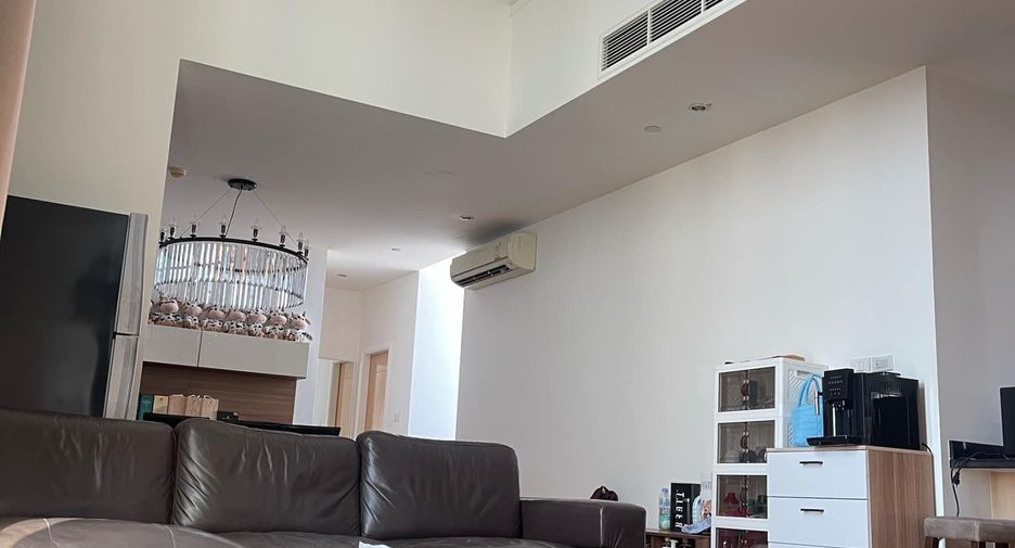 For sale 3 Beds condo in Chatuchak, Bangkok