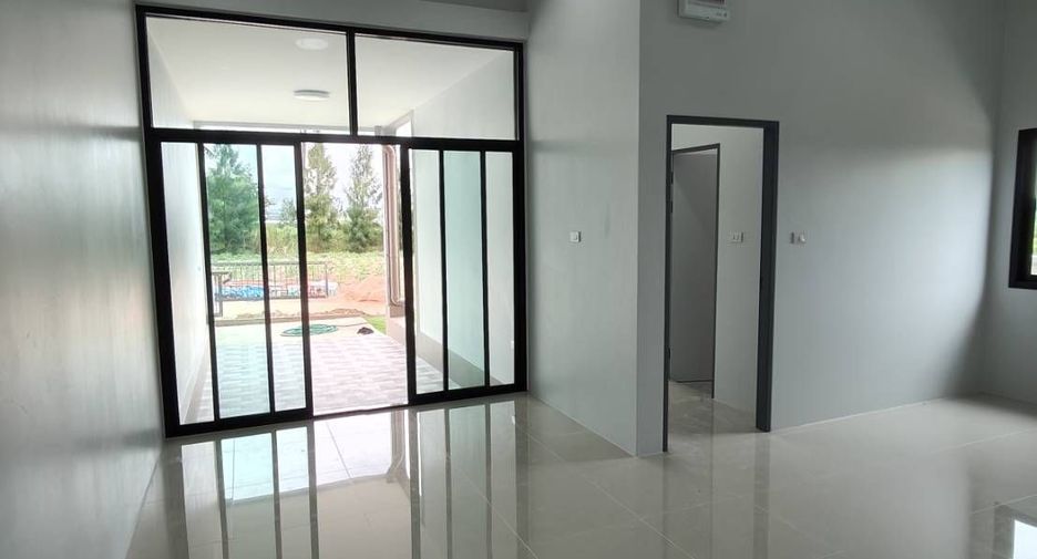 For sale 2 bed townhouse in Si Racha, Chonburi