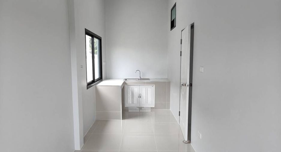 For sale 2 bed townhouse in Si Racha, Chonburi