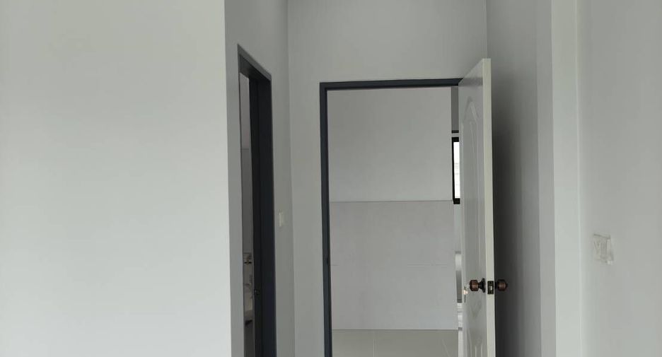 For sale 2 bed townhouse in Si Racha, Chonburi