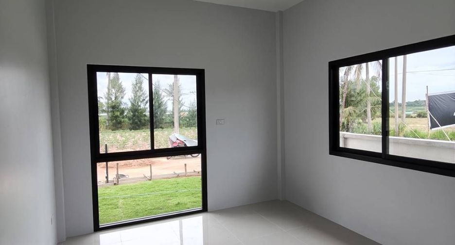 For sale 2 bed townhouse in Si Racha, Chonburi