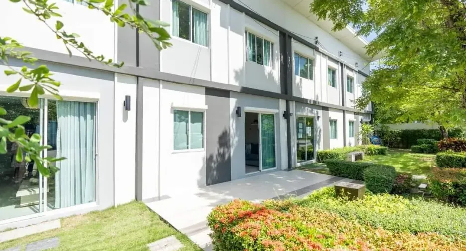 For sale 3 bed townhouse in Si Racha, Chonburi