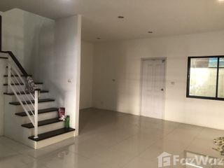 For sale 3 Beds townhouse in Pluak Daeng, Rayong