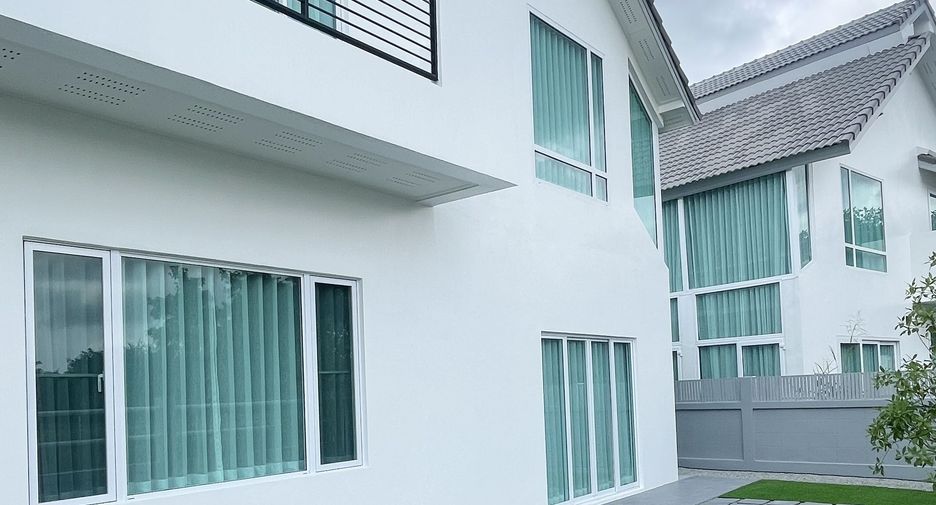 For sale 4 Beds house in Ban Chang, Rayong