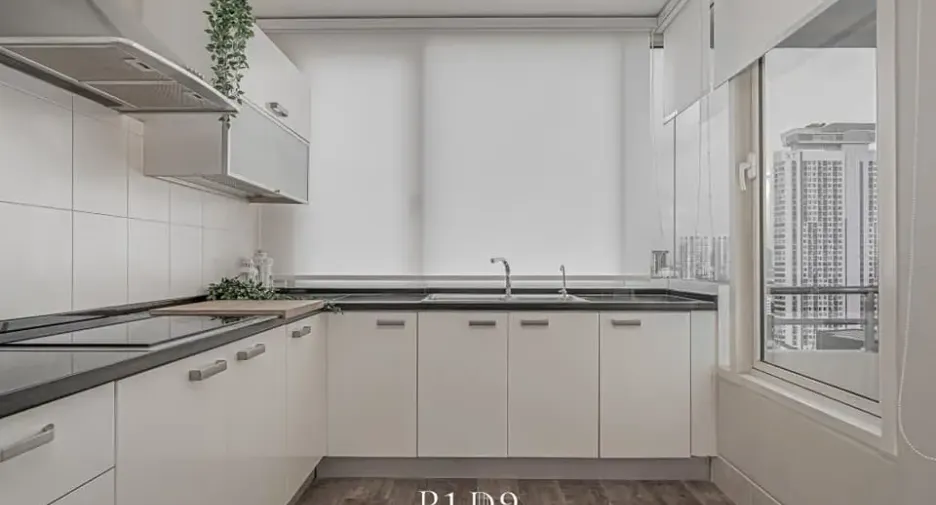 For rent and for sale 3 bedrooms condo in Watthana, Bangkok