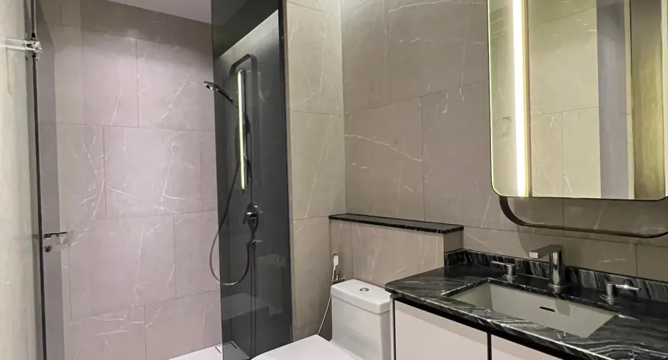 For rent 2 bed condo in Watthana, Bangkok