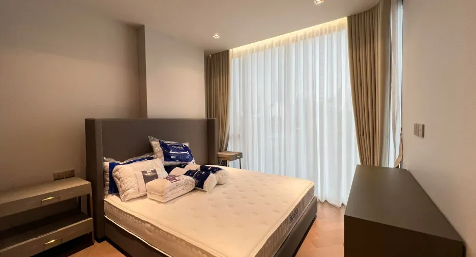 For rent 2 bed condo in Watthana, Bangkok