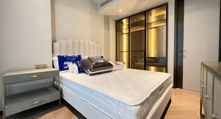 For rent 2 bed condo in Watthana, Bangkok