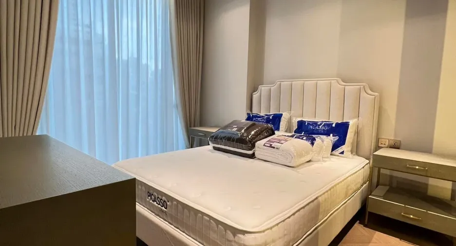 For rent 2 bed condo in Watthana, Bangkok