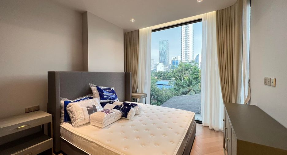 For rent 2 bed condo in Watthana, Bangkok