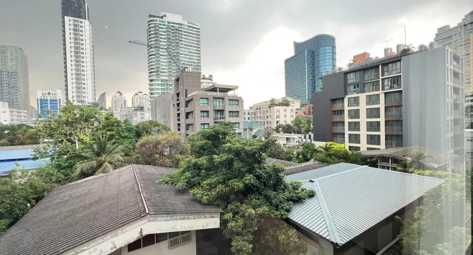 For rent 2 bed condo in Watthana, Bangkok