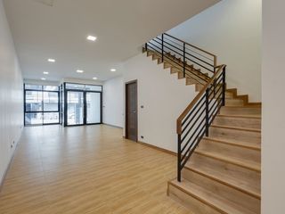 For rent 3 bed retail Space in Mueang Chiang Mai, Chiang Mai