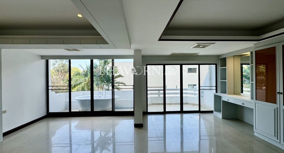 For sale 8 bedrooms house in Bang Lamung, Chonburi