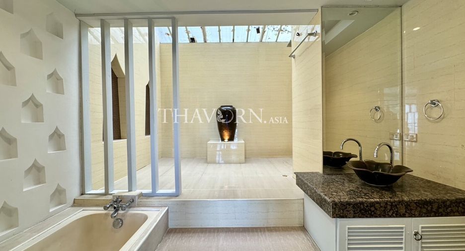 For sale 8 bedrooms house in Bang Lamung, Chonburi
