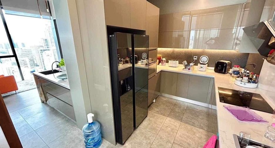 For rent 4 Beds condo in Watthana, Bangkok