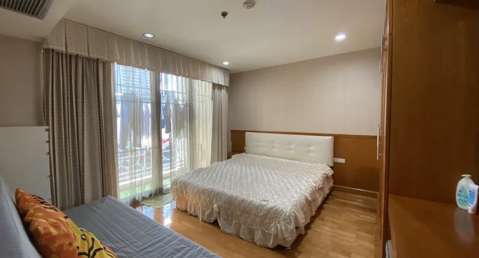 For sale 2 Beds condo in Watthana, Bangkok